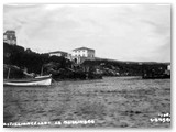 1912 - Mugginara in funzione. La rete sbarra il passaggio del pesce che risale il promontorio da sud a nord.