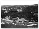 1940-Villa Celestina a sinistra ed il campo di tiro a volo al centro con il dancing 