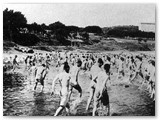 Inizio '900 - Golfo dell'Ausonia, soldati al bagno. (Foto A.Toninelli)