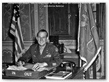 1945 - Il colonnello comandante MacCloskey.