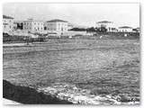 1904 - La spiaggia di Caletta. I bagni su palafitte