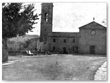 1954 - Piazza della chiesa asfaltata