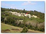 La 'buca della volpe' fotografata da Via dell'Acquabona