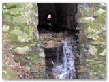 Il tunnel interno alla diga per presa d'acqua.