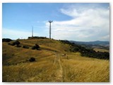 Il serbatoio dell'acquedotto di Rosignano Marittimo sul colle pi alto a quota 198m. fra i ripetitori.