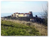 Parco dei Poggetti. Vista sul retro del castello da nord.
