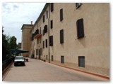 Il cortile-terrazza della Fattoria di Castello 
La storia della Fattoria e del recente restauro � scaricabile dal sito alla sezione Scaricolibri
