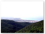 Dai 300 m. del belvedere verso sud. Al centro, 150m pi in basso, Rosignano Marittimo