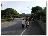 Alle Spianate verso la variante Aurelia. Alberto Lami in testa al gruppo a sinistra, fa strada. Sicuramente qualcuno troppo prudente ha esagerato con l'equipaggiamento...
