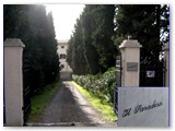  Il viale di ingresso al parco di villa Paradiso
