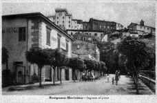 ingresso_paese.jpg (52207 byte)