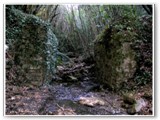 Spallette del ponte delle miniere di Magnesite