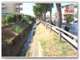 Il Fosso Cotone interamente cementato lungo via dei Mille