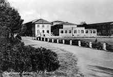 2_Le_scuole.jpg (53262 byte)
