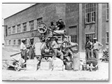 1938 - Lavori di costruzione. A destra il fabbricato con la prima sala celle