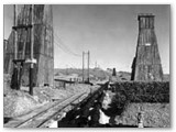1939 - Buriano. Estrazione del salgemma. Torri, tubazioni e binari di servizio. 