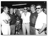 1985 - La Regione Toscana,  classifica il GF ai primi posti fra le scuole private contando oltre 200 allievi in 16 diversi corsi. Da sx Boncompagni, il presidente ente turismo di Como, Barlettani, Beretta (banda Baradello), Panizzi.