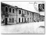 1932 - L'albergo a sinistra davanti la stazione  dei Pellegrini, ma avr vita breve