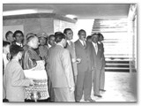 1956 - Il Sindaco con il Prefetto, l'ing. Michetti e don Ezio