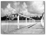 Ponte in legno sul fosso e casa Gentili