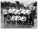 2/2/1967 - Amatori/Torneo Pelosini - In piedi: ?, Luciano Tei, Roberto Carrara, Paolo Centelli, Taddei, Daniele Rotini, Mario Monti, Gianfranco Geri. Accosciati: Giancarlo Bartolini, Roberto Provinciali, Luciano Dal Canto, Pierluigi Grassi, Menicagli.