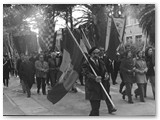 25 aprile 1974 - Il corteo presso le scuole elementari