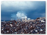 1974 - Il livello aumenta e la fabbrica sparisce (foto P. Stiavetti)