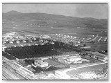1935 - L'agglomerato Solvay è ormai ben delineato. In primo piano ospedale, foresteria e direzione, al centro il teatro