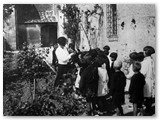 1934 - Ia classe, maestra Maltinti - Doni di primavera fiori e foglie (arch. Dr. S.Santi)