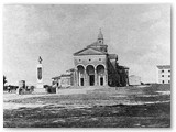 La piazza vista dall'inizio di Via della Torre. (Foto Bernini)