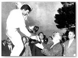 1965 - Francisci, vincitore della prima edizione premiato dal senatore Giovanni Gronchi