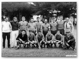 1963 - Bar Teglia - Mario Gozzoli, Luciano Berti, Mario Monti, Mario Nannetti, Graziano Lami, Roberto Berti, Paolo Menicagli, Fabrizio Marcellini, Beppe Teglia, accosciati: Renato Socci, Cerrai, Rossano Gimpaglia, Brandi 'giallone', Marcello Creatini, Ezio Lami 