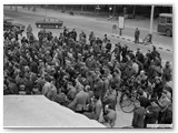 1969 - Manifestazione dei pensionati in piazza della Repubblica sotto la sede del PCI