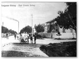1941 - Via Ernesto Solvay con il gelataio 'Bardo' di Vada all'angolo delle scuole 