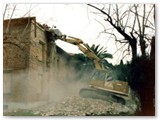 Anni '90 - Demolizione del villaggio Aniene da parte della ditta Co.ge.mar.- Arch. G. Luppichini.